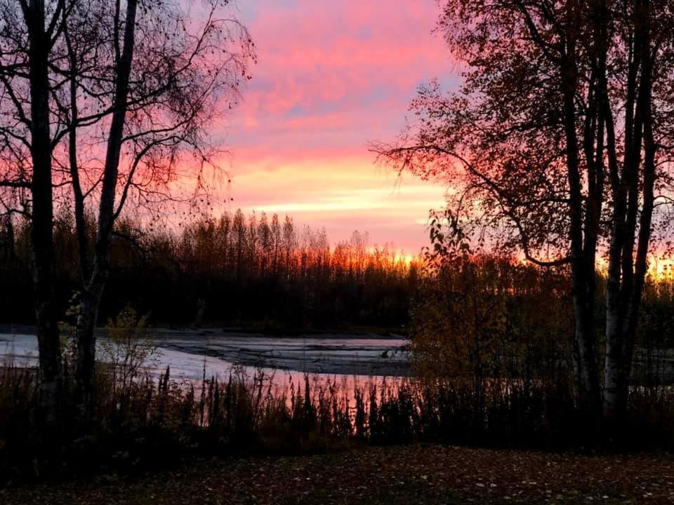 Susitna River Lodging, Suites タルキートナ エクステリア 写真