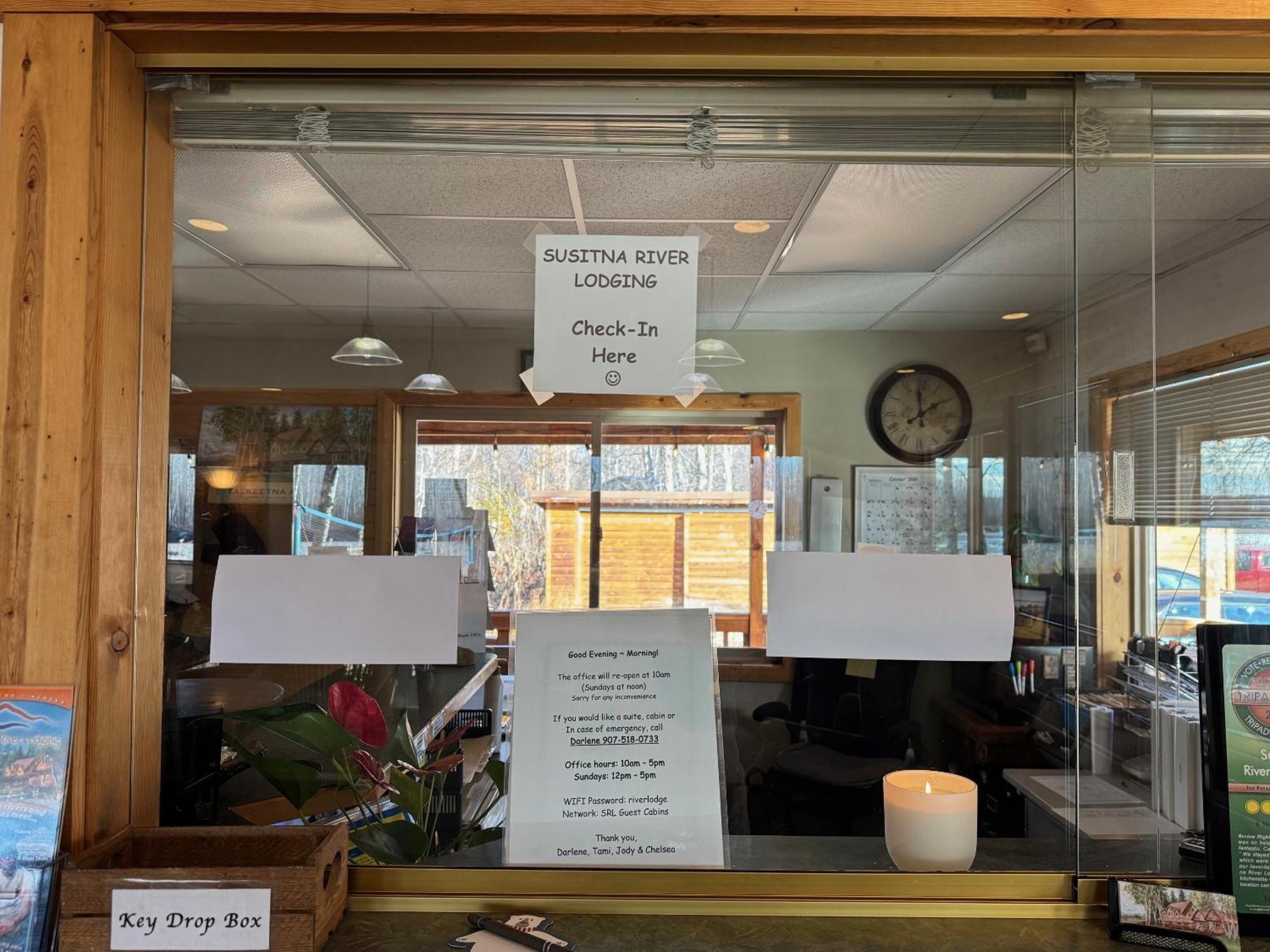 Susitna River Lodging, Suites タルキートナ エクステリア 写真