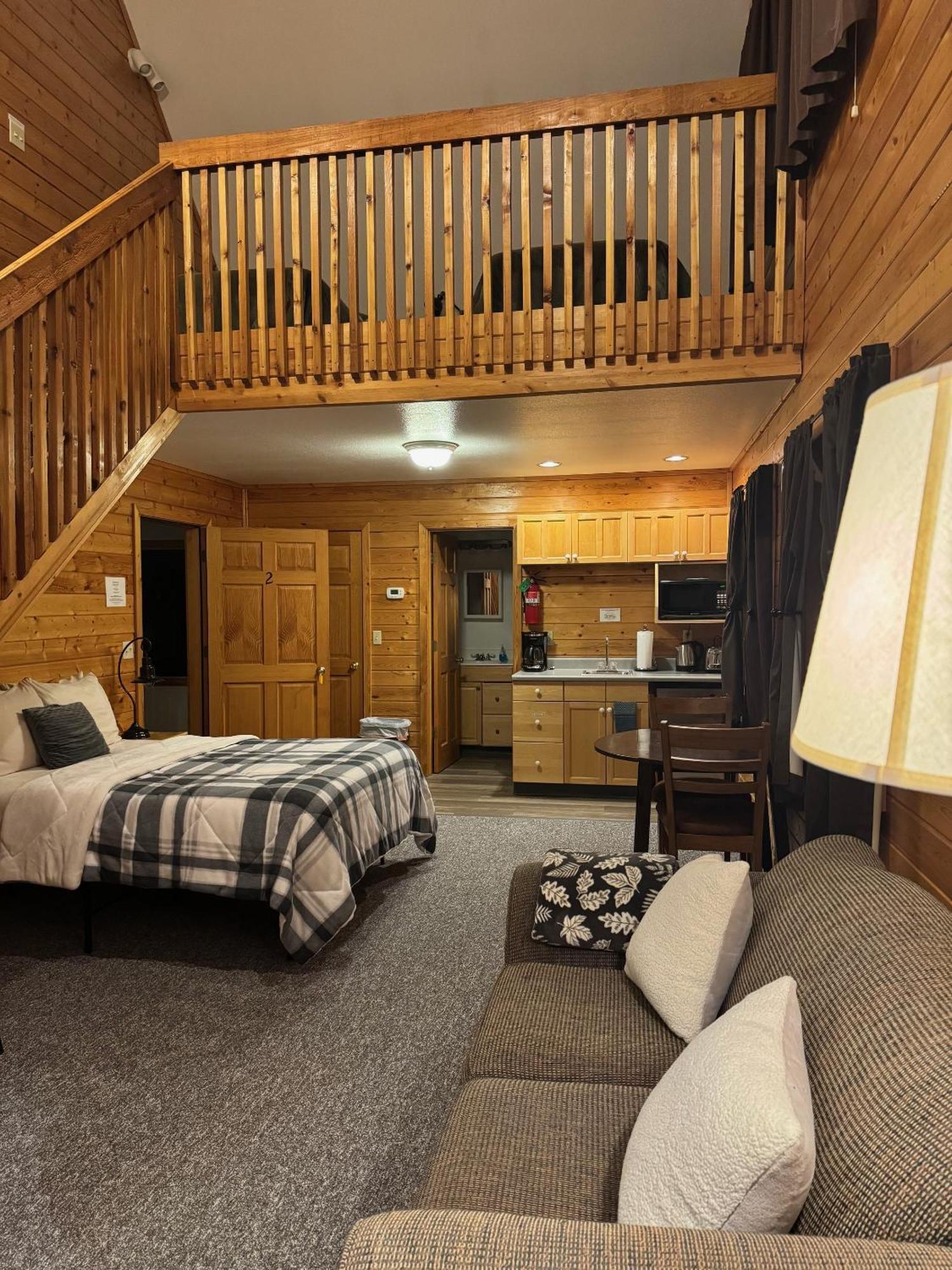 Susitna River Lodging, Suites タルキートナ エクステリア 写真